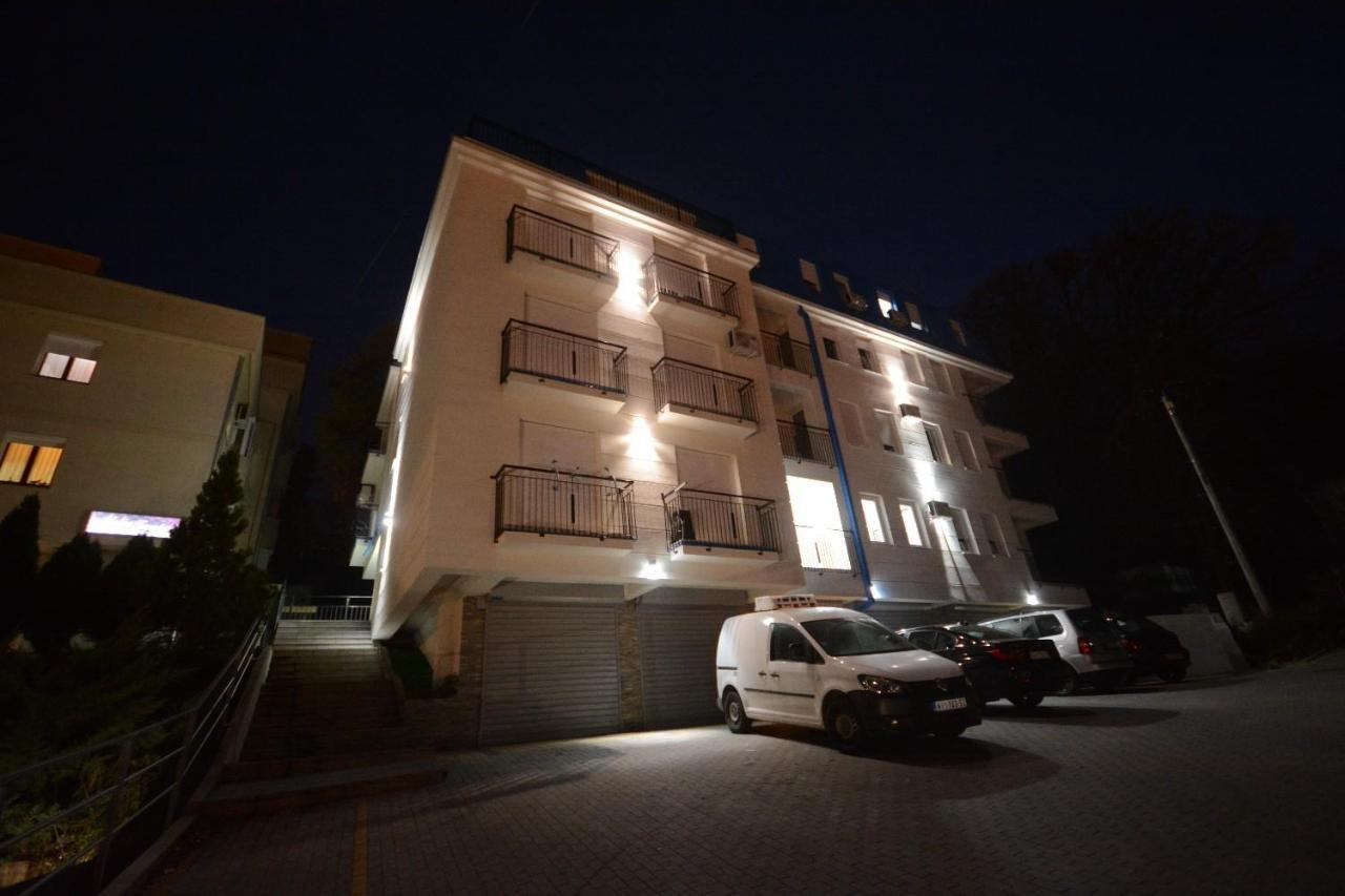 Cvetkovic Lux Аpartmani & Free Garaza Apartment Vrnjacka Banja Exterior photo